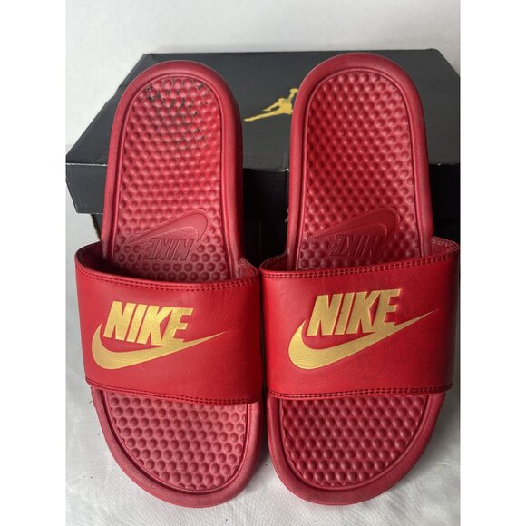 Nike Benassi JDI Red Gold Logo Slides Sandals Size US 7 EUR 40 - Picture 1 of 4